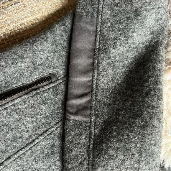 Zara Gray Teddy Jacket with Cream Faux Fur Collar - Picture 4 of 11